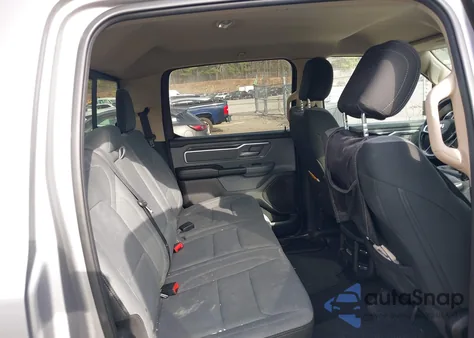 2019 Ram 1500 Big Horn/Lone Star 4X4 5'7 Box из США, поврежденный, VIN 1C6RRFFG2KN696717